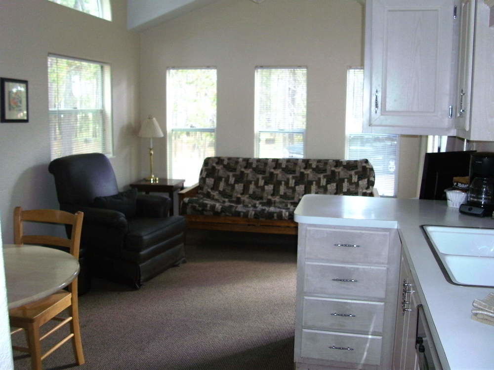 Bend-Sunriver Camping Resort Studio Cabin 6 Extérieur photo